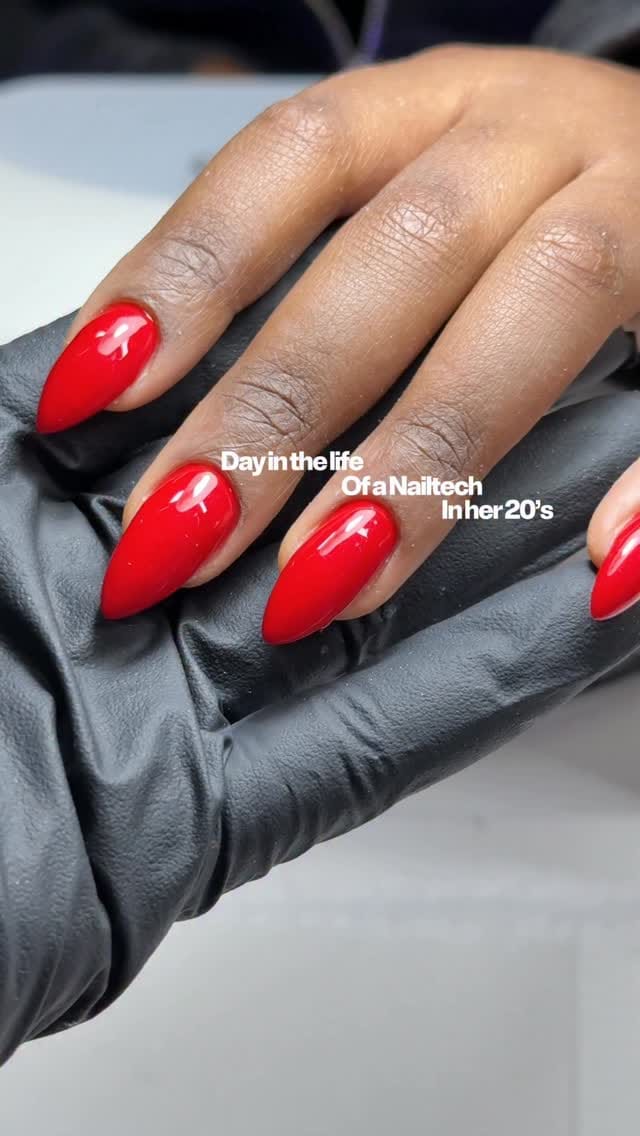 Post 4 by NBS | LONDON NAILTECHNICIAN on Instagram (video)