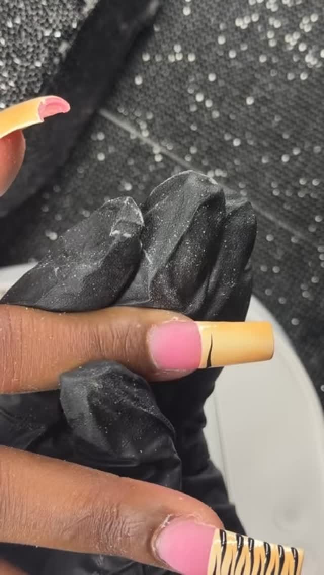 Post 6 by ExquisiteNails on Instagram (video)