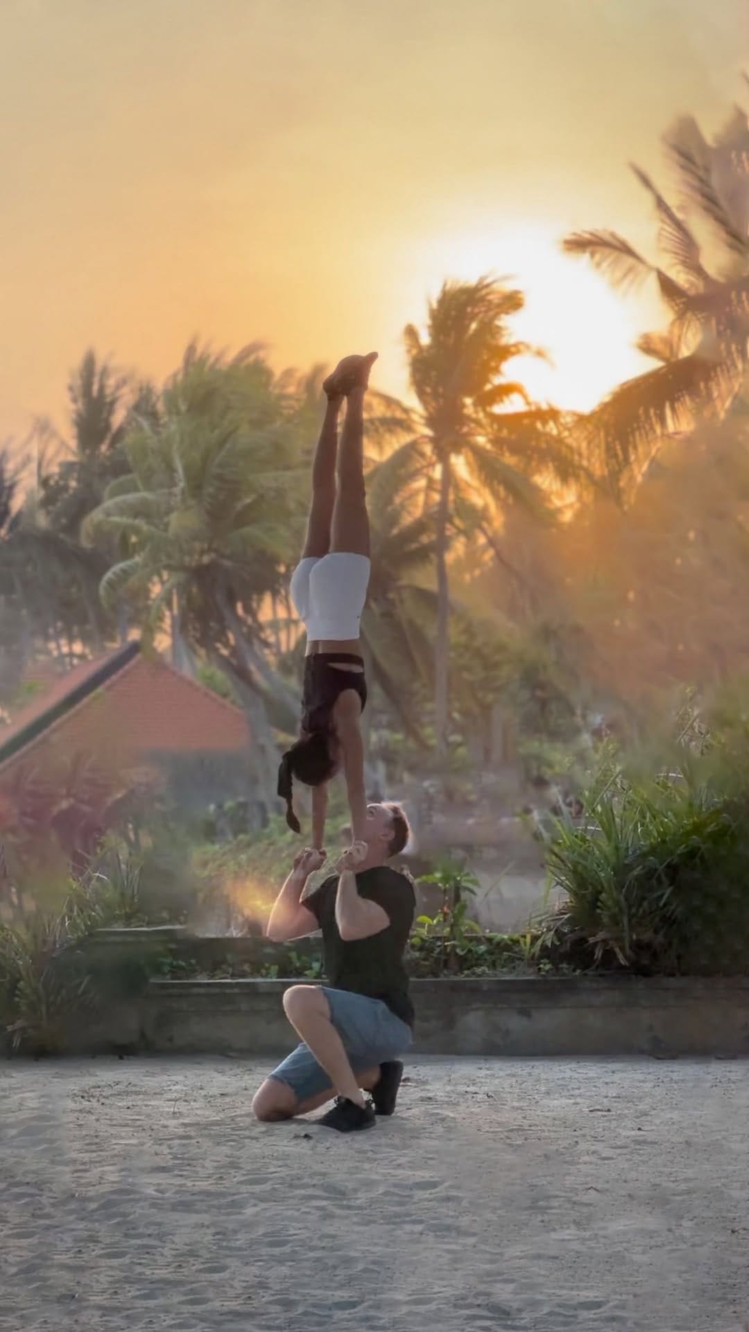 Post 9 by ☼ TᕼEᗩ on Instagram (video)