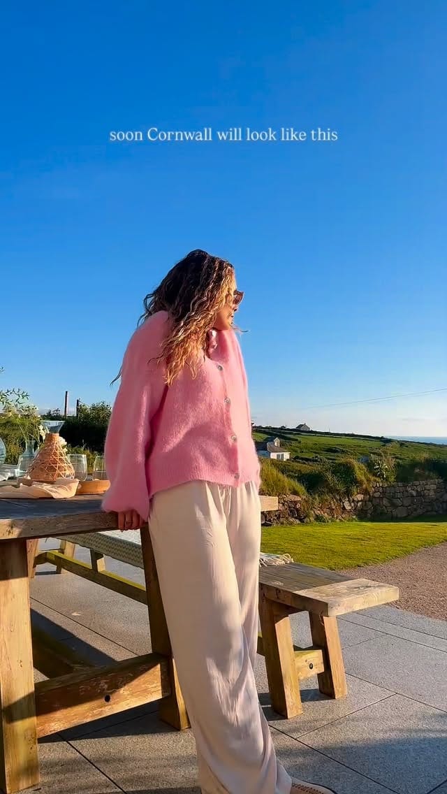Post 9 by Corinne Jones | Cornwall Content Creator on Instagram (video)