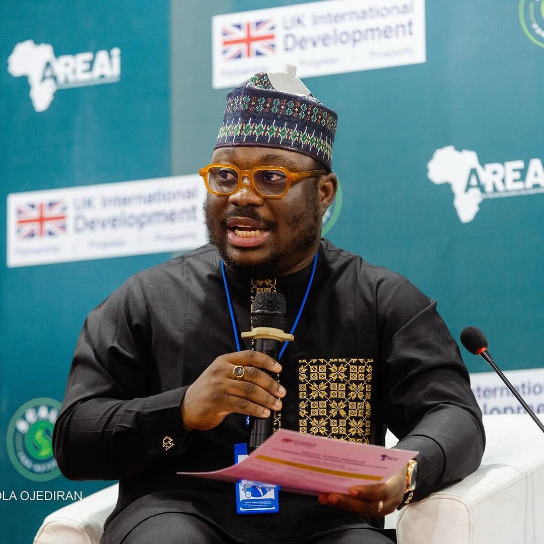 Post 6 by Gideon Olanrewaju -  Award Winning Entrepreneur on Instagram (carousel)