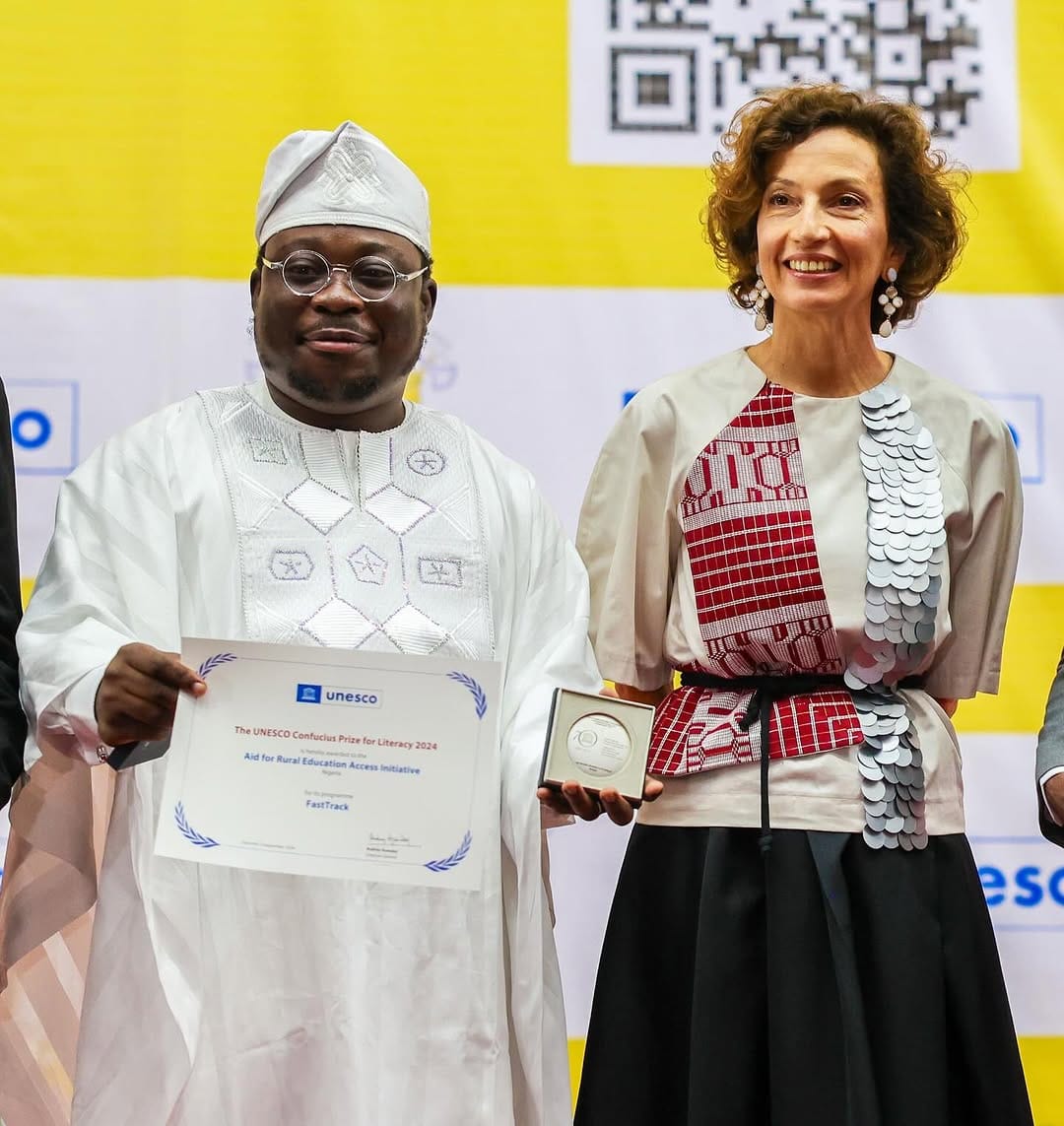 Post 8 by Gideon Olanrewaju -  Award Winning Entrepreneur on Instagram (carousel)