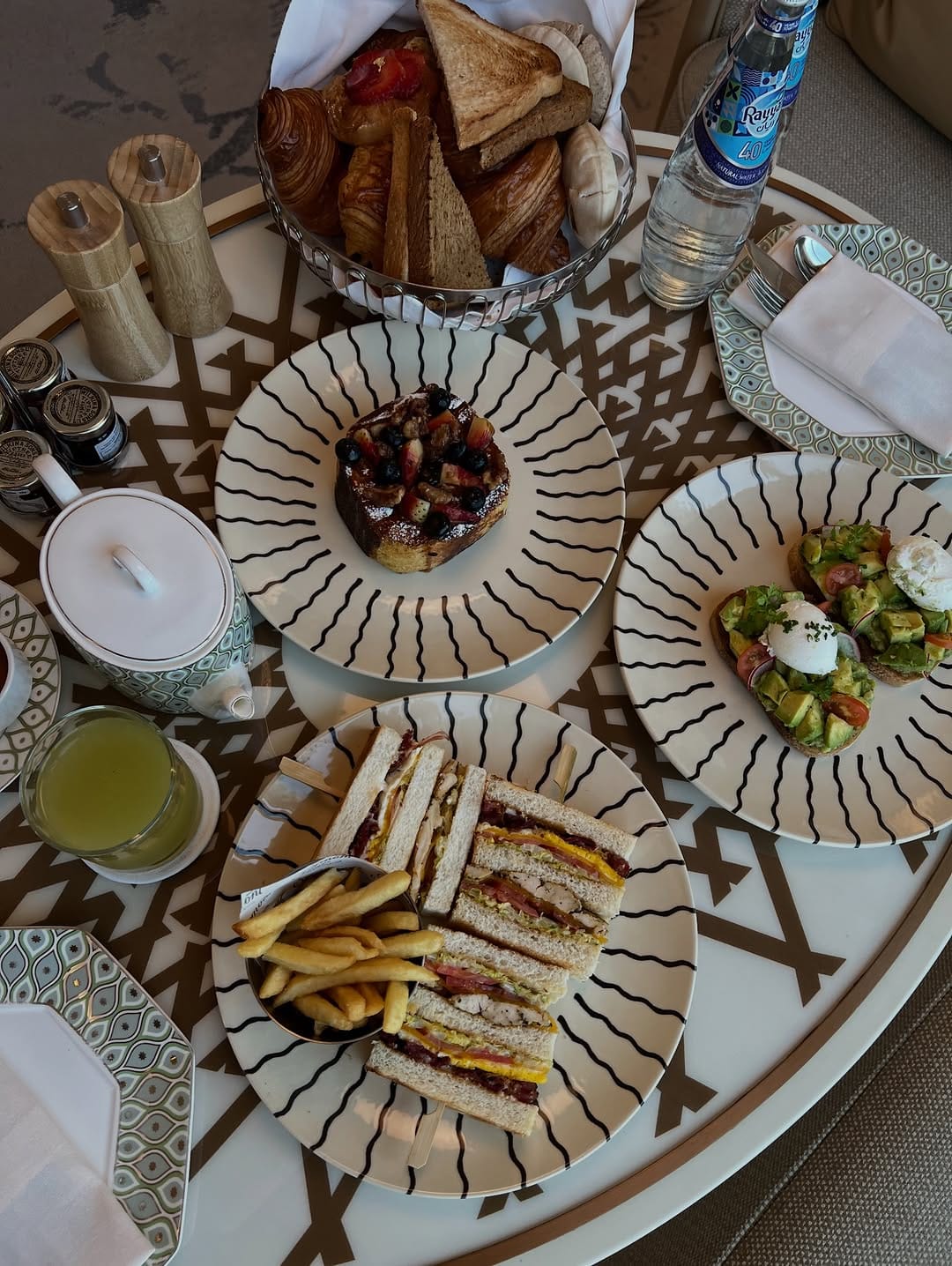 Post 5 by Halima 💍🧑‍🧑‍🧒 on Instagram (carousel)