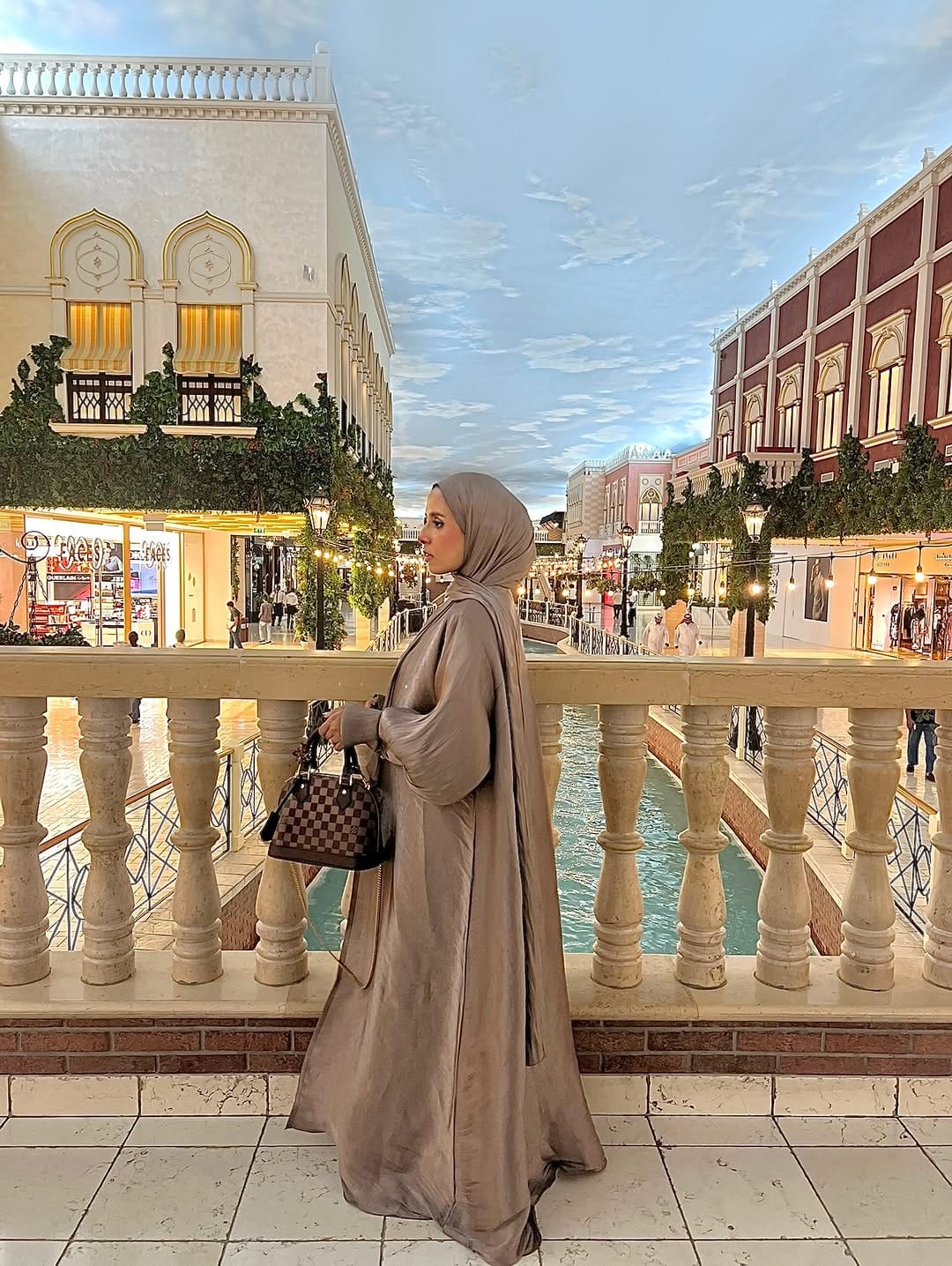 Post 6 by Halima 💍🧑‍🧑‍🧒 on Instagram (carousel)