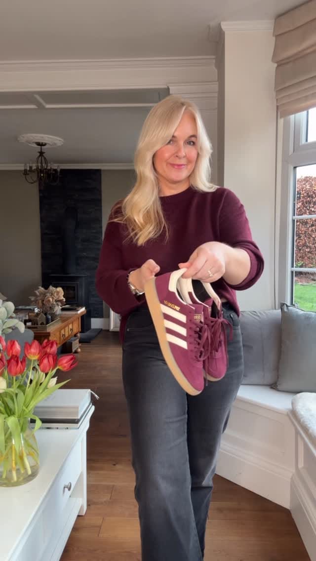 Post 2 by Joanna (Fashion, Beauty & Lifestyle) on Instagram (video)