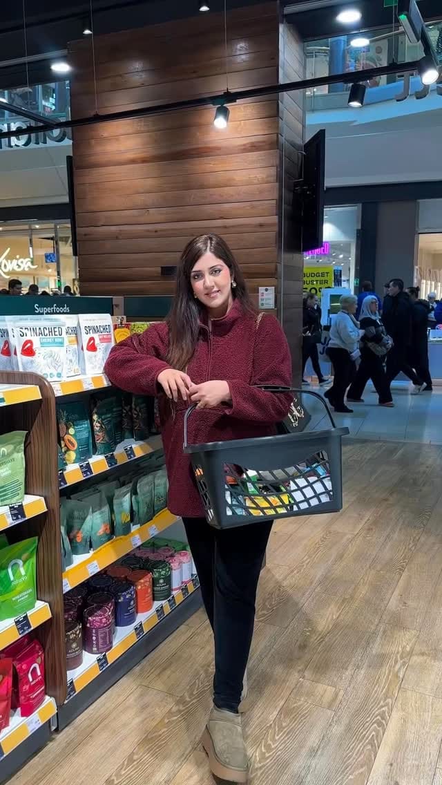 Post 2 by Rida Yawar 🦋 | Content Creator on Instagram (video)
