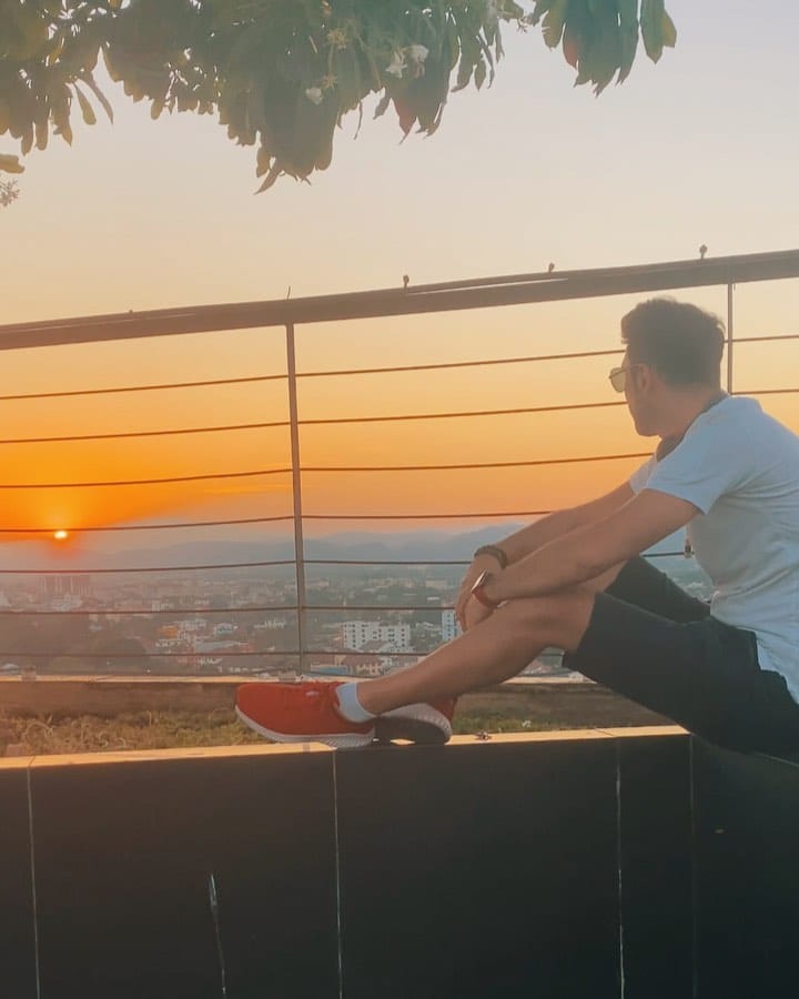 Post 8 by Jonathan Lipman on Instagram (video)