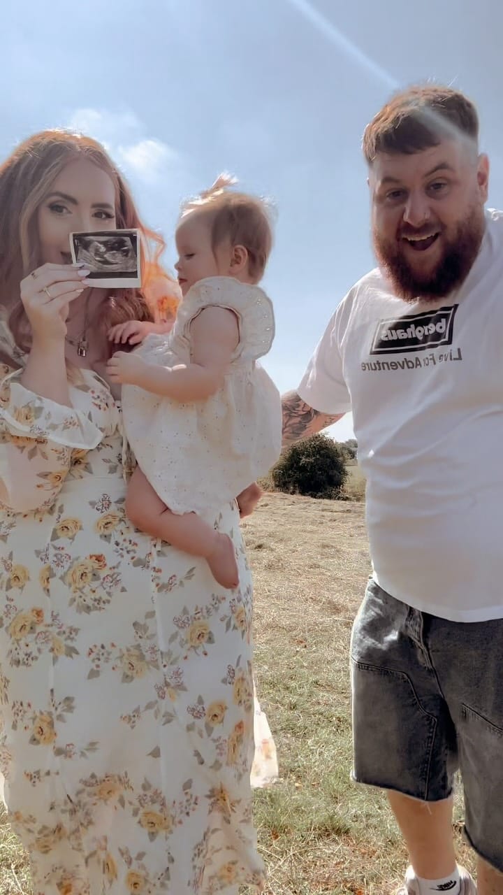 Post 8 by C H L O E on Instagram (video)