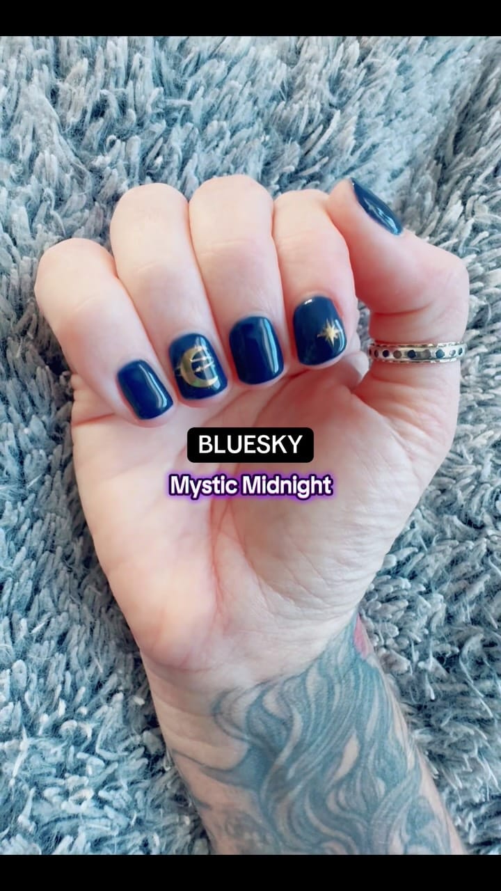 Post 5 by Katie’s Nails Beauty&Barbering on Instagram (video)