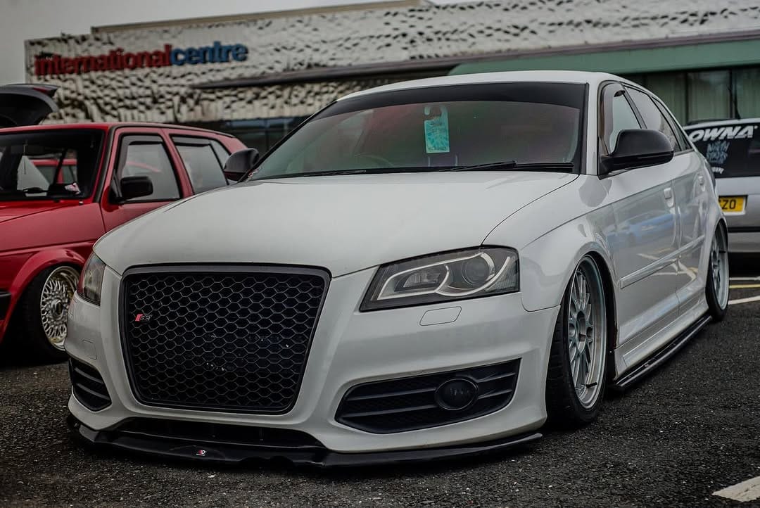 Post 2 by @millscars on Instagram (image)