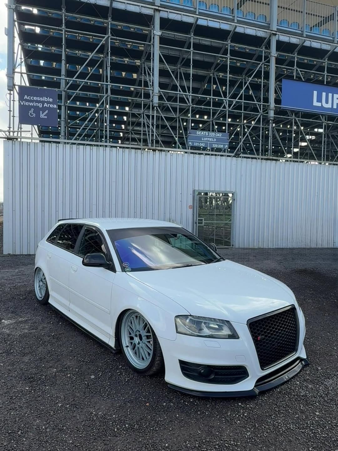 Post 4 by @millscars on Instagram (image)