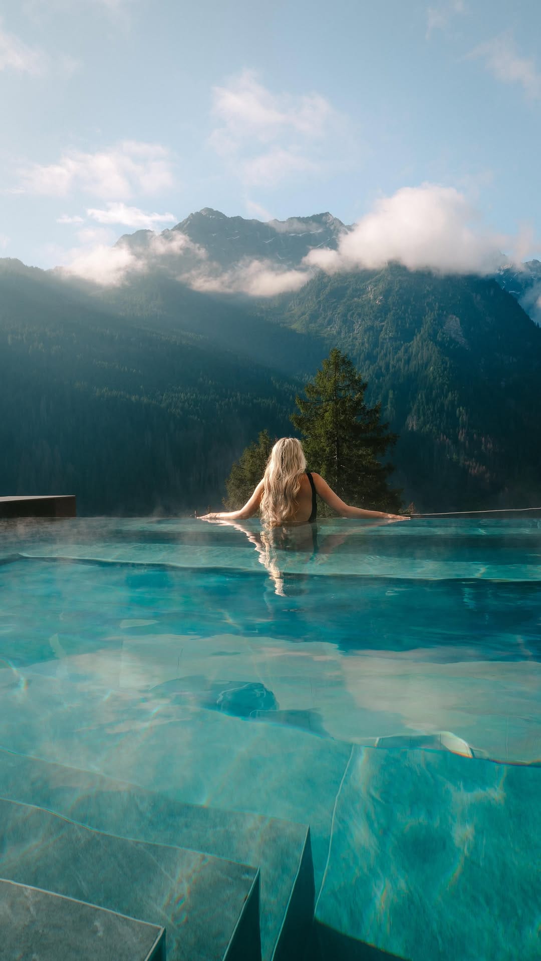 Post 10 by Laura🌎Bucket List Travel | Itineraries | Luxury Hotels on Instagram (video)