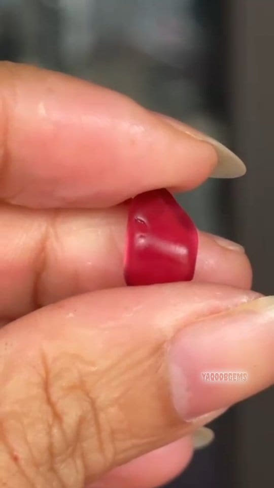 Post 5 by Yaqoob Gems on Instagram (video)