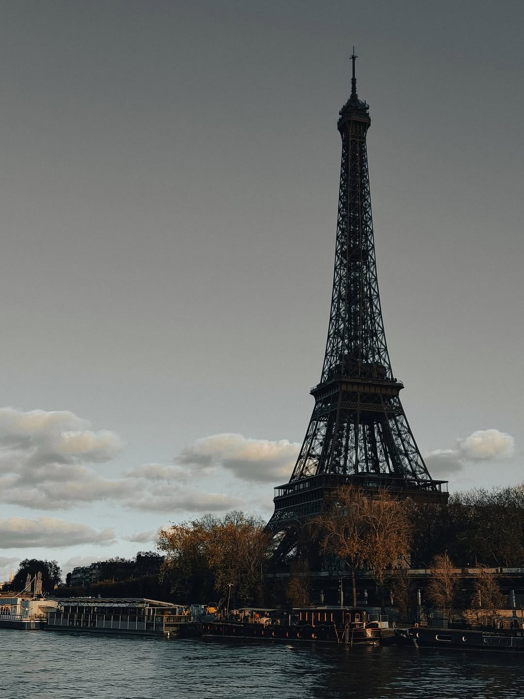 Post 6 by Alireza Hamid on Instagram (image)