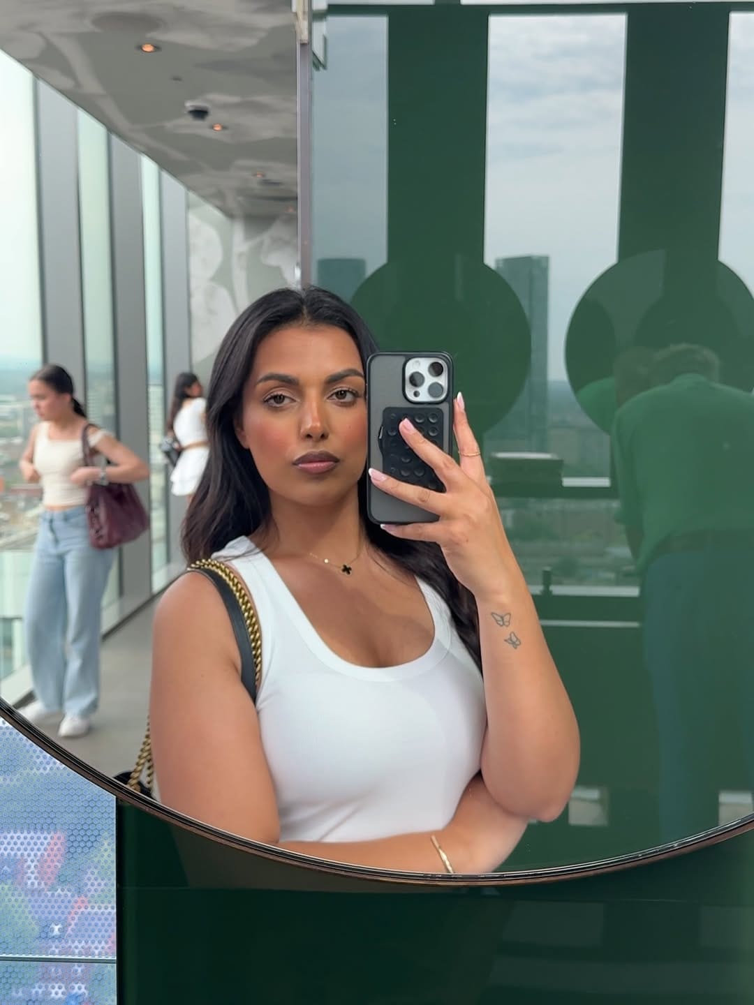 Post 8 by Lima Bronwyn on Instagram (carousel)