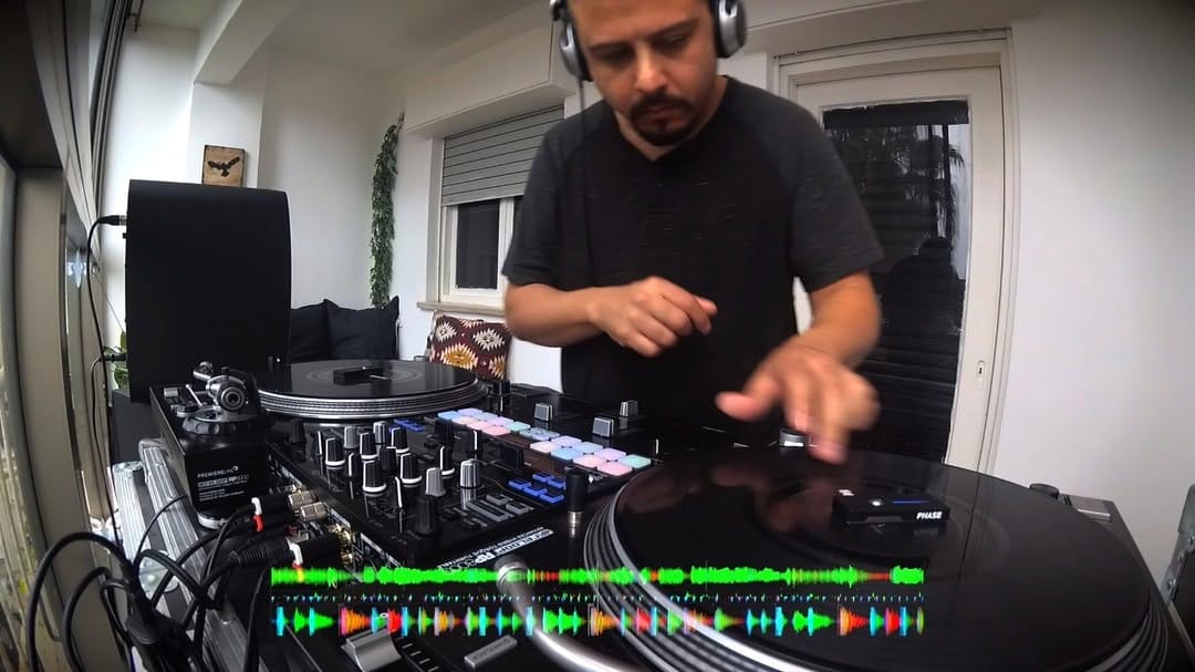 Post 10 by D J  S u p e r M i k e on Instagram (video)