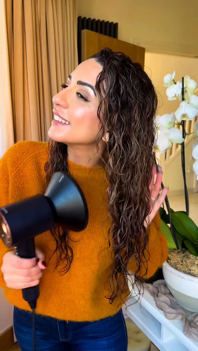 Post 8 by گلی نجادی🌷 on Instagram (video)