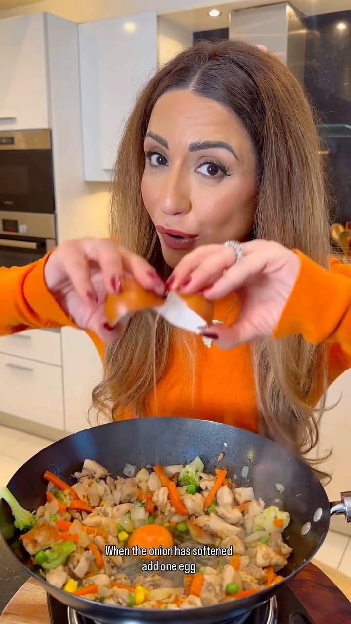 Post 7 by گلی نجادی🌷 on Instagram (video)