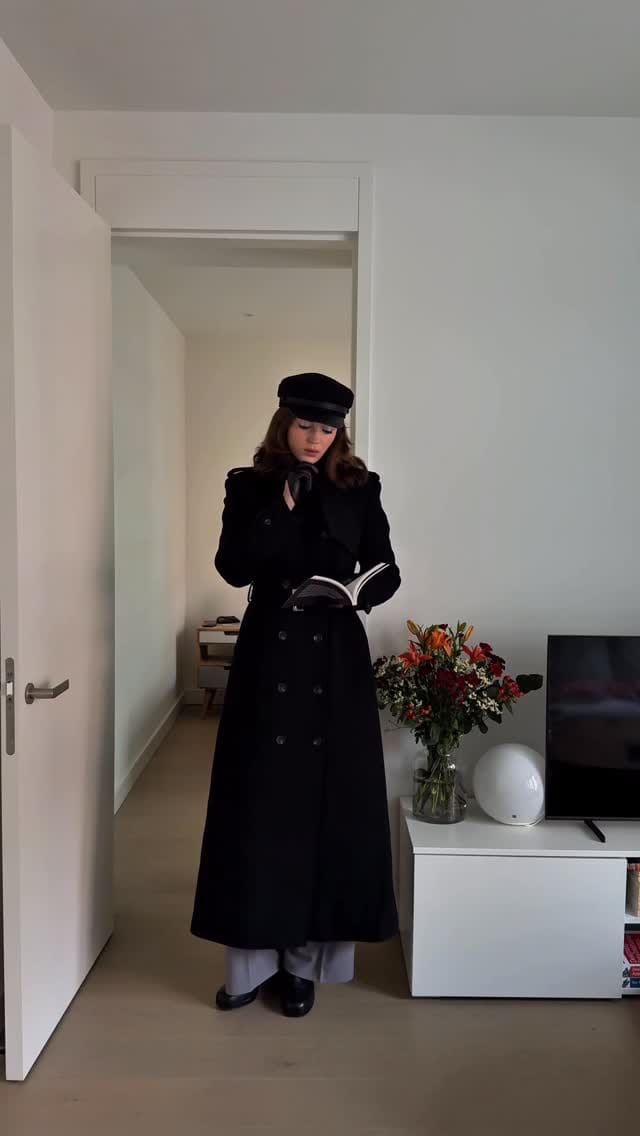 Post 10 by Anna | my 9-5 life and outfits on Instagram (video)