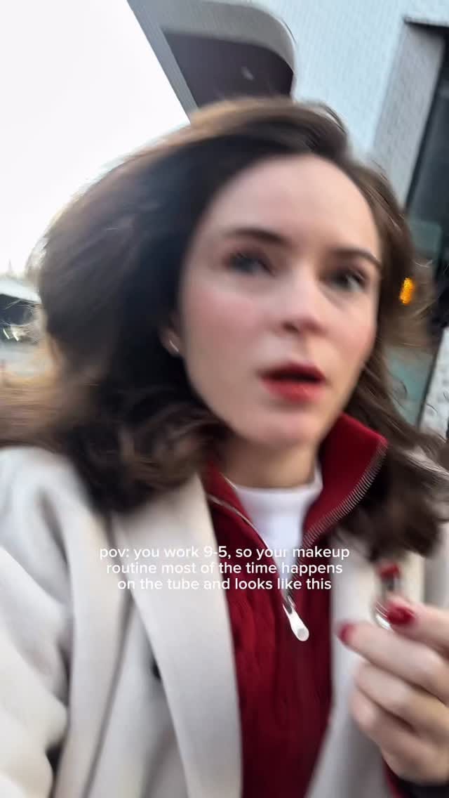 Post 7 by Anna | my 9-5 life and outfits on Instagram (video)