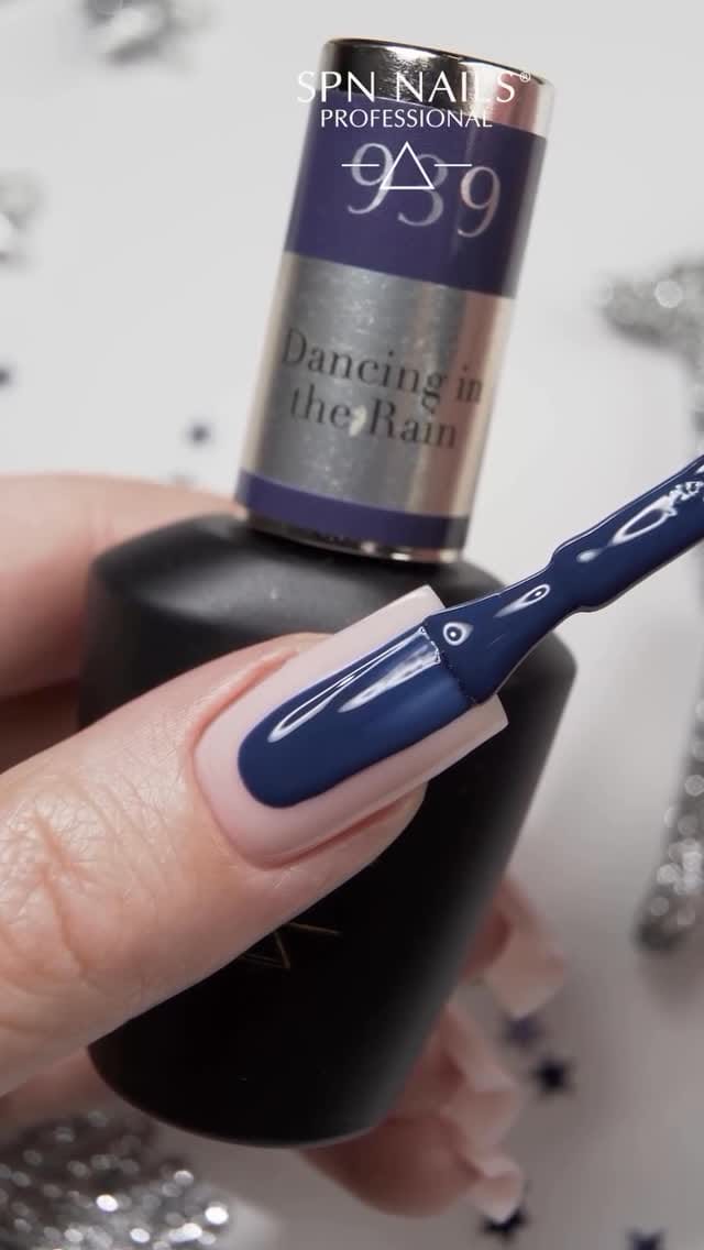 Post 7 by SPN Nails UK on Instagram (video)