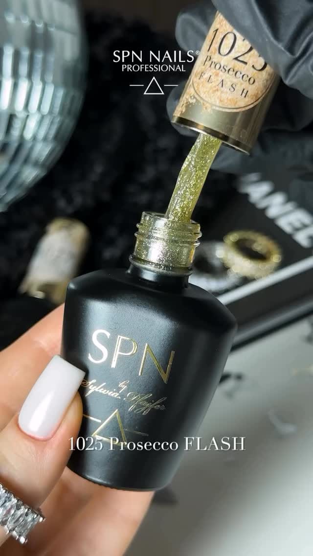 Post 5 by SPN Nails UK on Instagram (video)