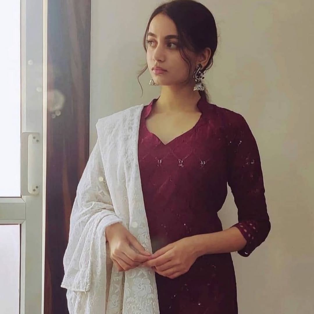 Post 4 by ✨Tanisha Mukherjee✨ on Instagram (image)