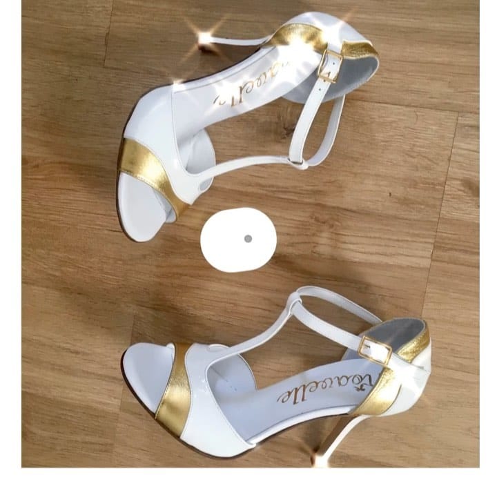 Post 1 by Natalia & her Noavelle Shoes on Instagram (video)