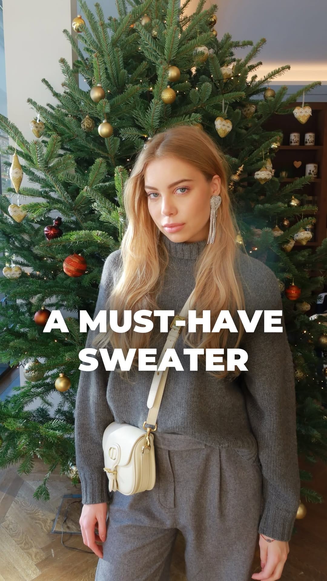 Post 2 by EVELYNE | FASHION, INTERVIEWS & LIFESTYLE on Instagram (video)