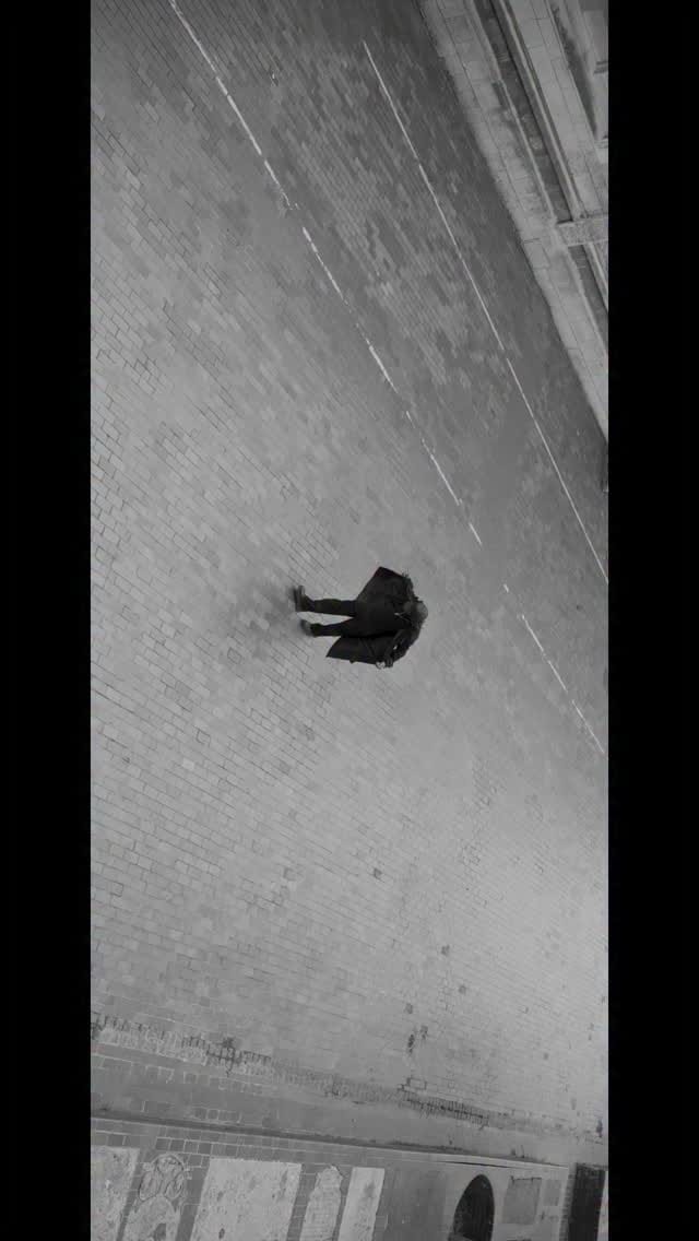 Post 9 by Elvis Creative on Instagram (video)