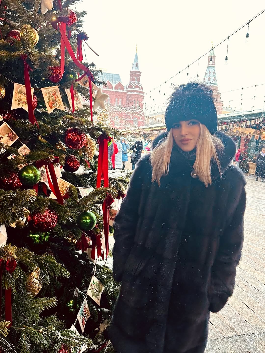 Post 5 by Dasha Day on Instagram (carousel)