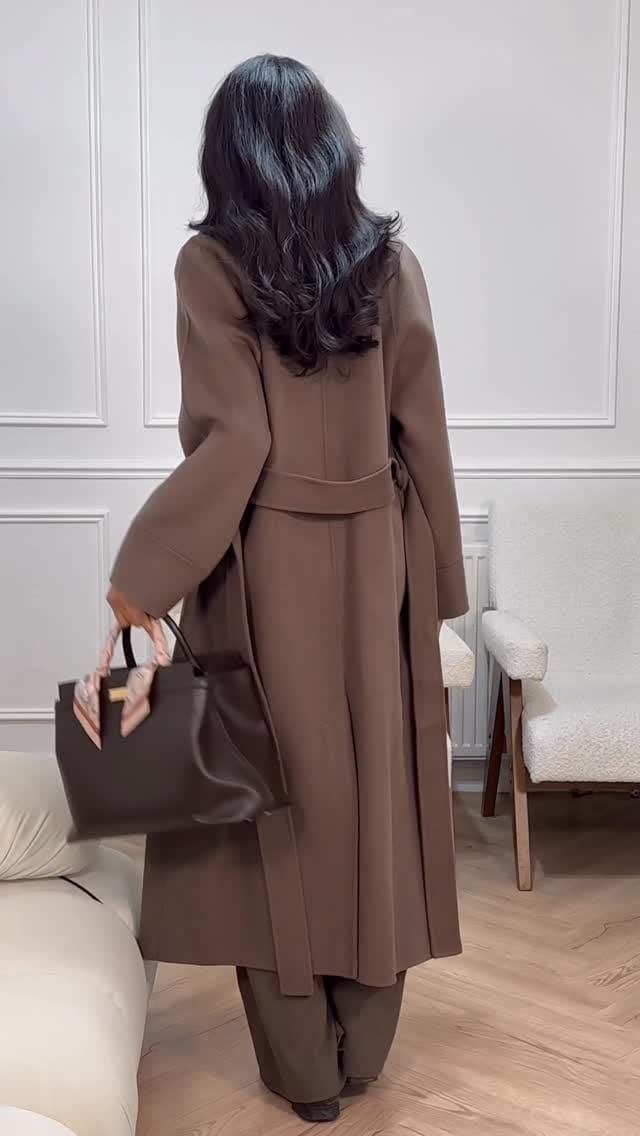 Post 2 by Fabiana Cristina on Instagram (video)