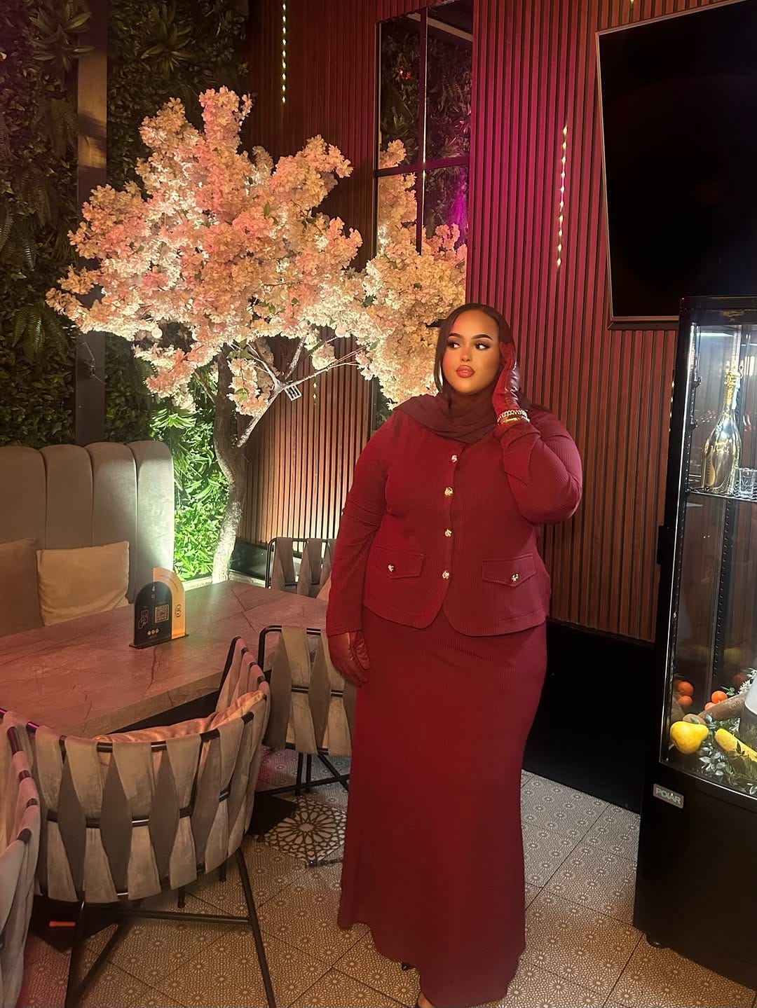 Post 1 by 𝗛𝗮𝗻𝗻𝗮𝗵 💋 on Instagram (carousel)
