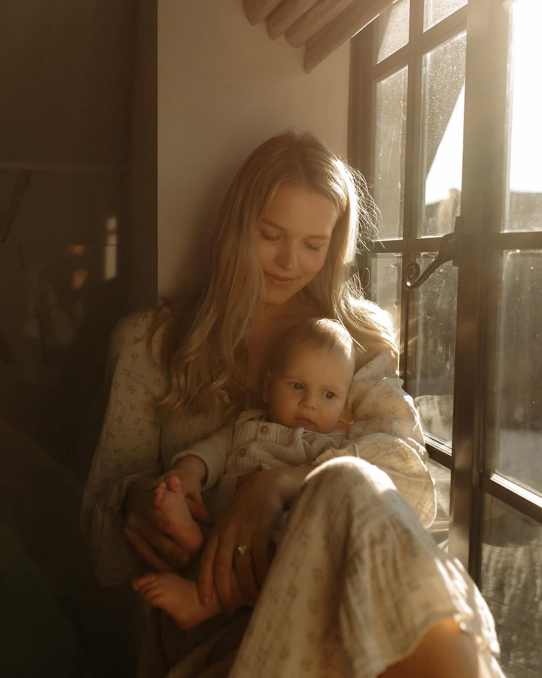 Post 10 by Elena | Newborn & Family Photographer on Instagram (carousel)