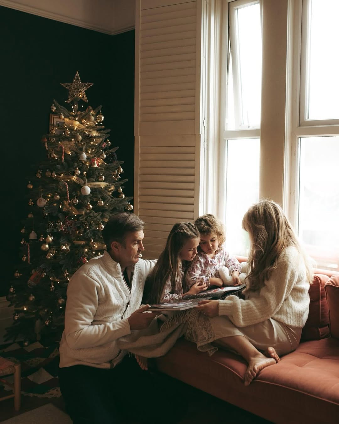 Post 6 by Elena | Newborn & Family Photographer on Instagram (carousel)
