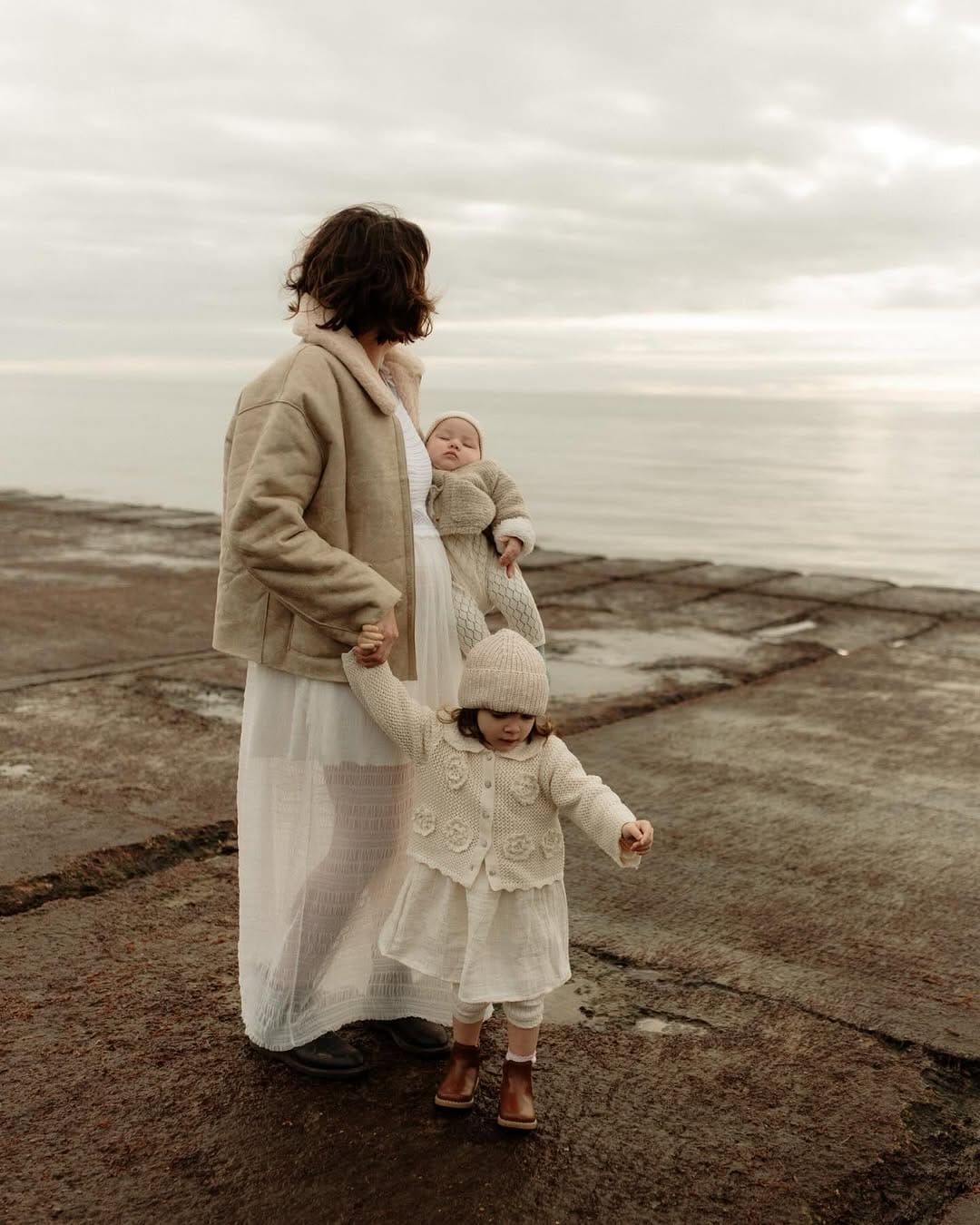 Post 8 by Elena | Newborn & Family Photographer on Instagram (carousel)