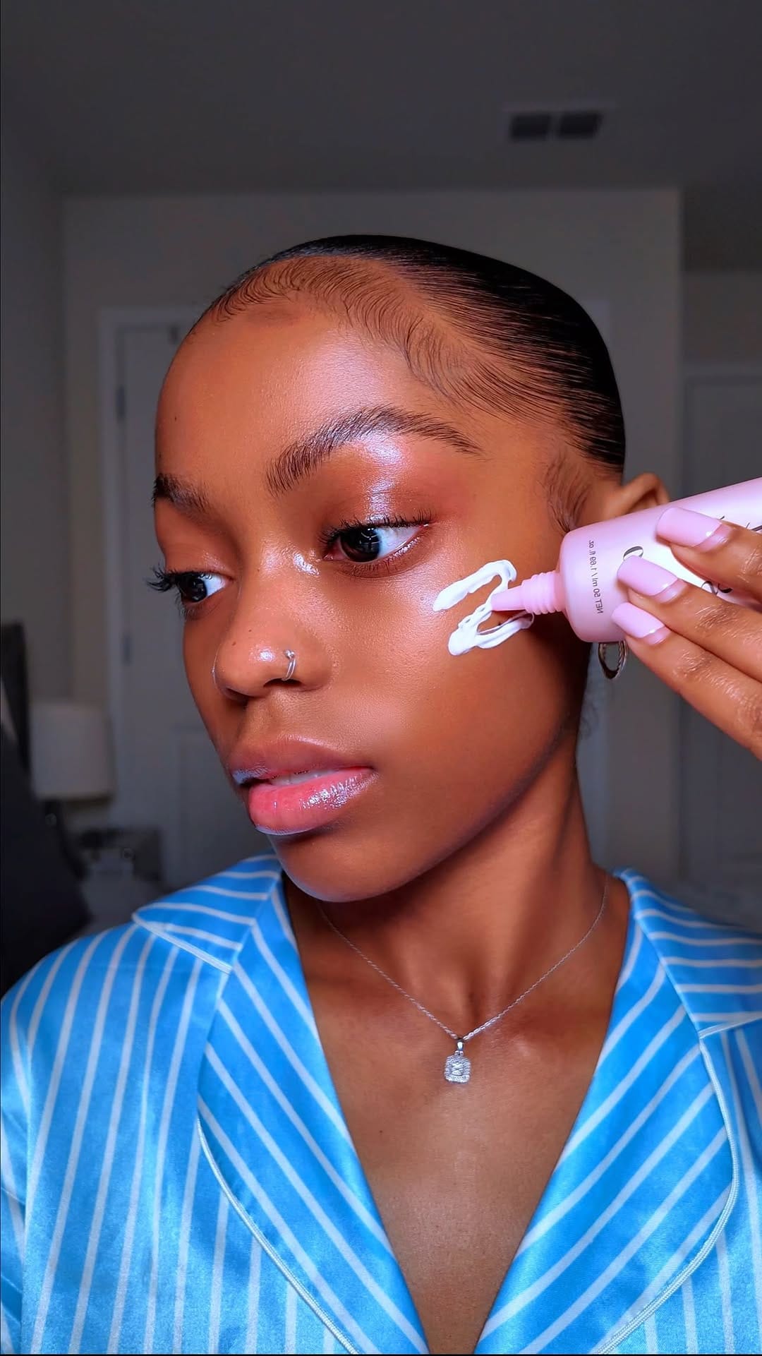 Post 1 by 𝑴𝑰𝑲𝑨𝑹𝑰𝑨 on Instagram (video)