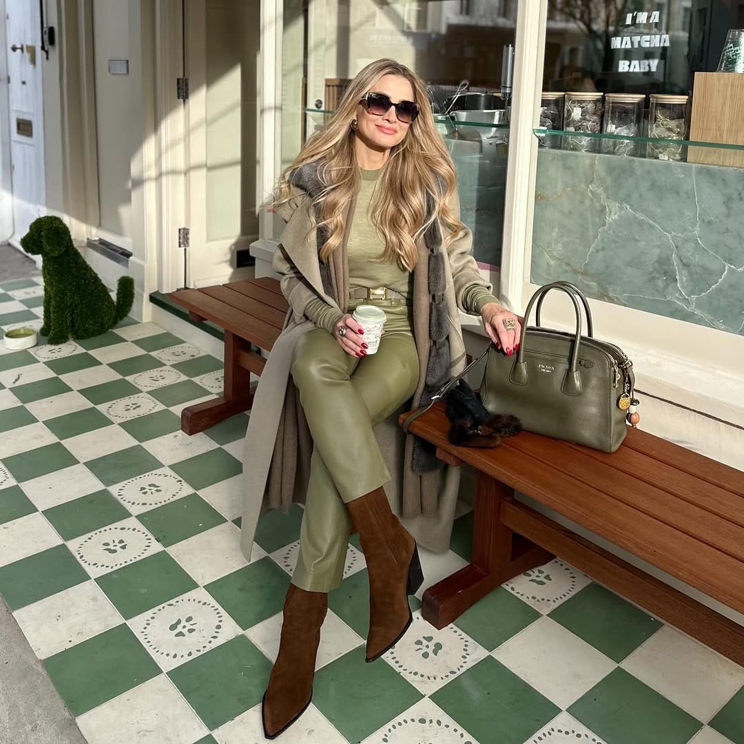 Post 8 by Lesya 💋 on Instagram (carousel)