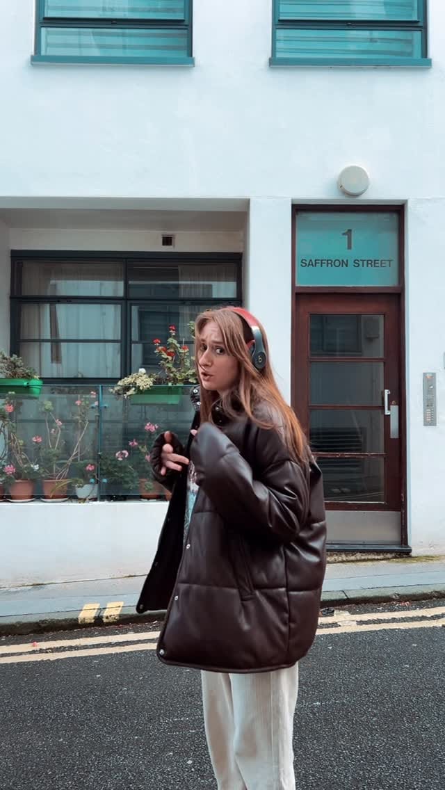 Post 1 by Nina Dontu on Instagram (video)