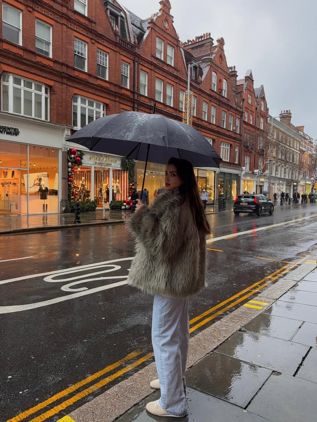 Post 9 by 𝓔𝓿𝓮𝓵𝓲𝓷𝓪  𝓟𝓪𝓼𝓬𝓪𝓻𝓾 on Instagram (carousel)