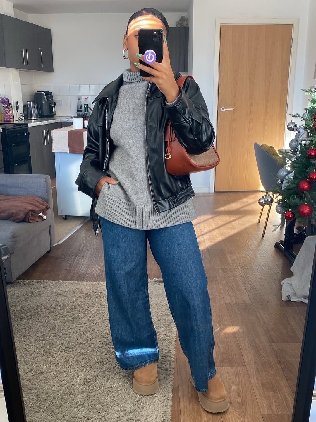 Post 3 by VANESSA EFIYA on Instagram (carousel)