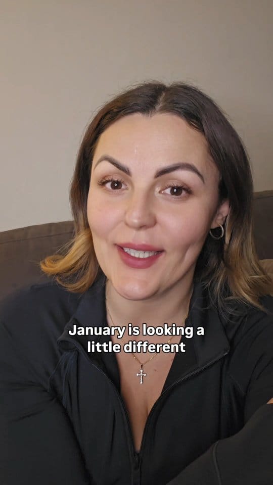 Post 4 by Alexandra Hilohi on Instagram (video)