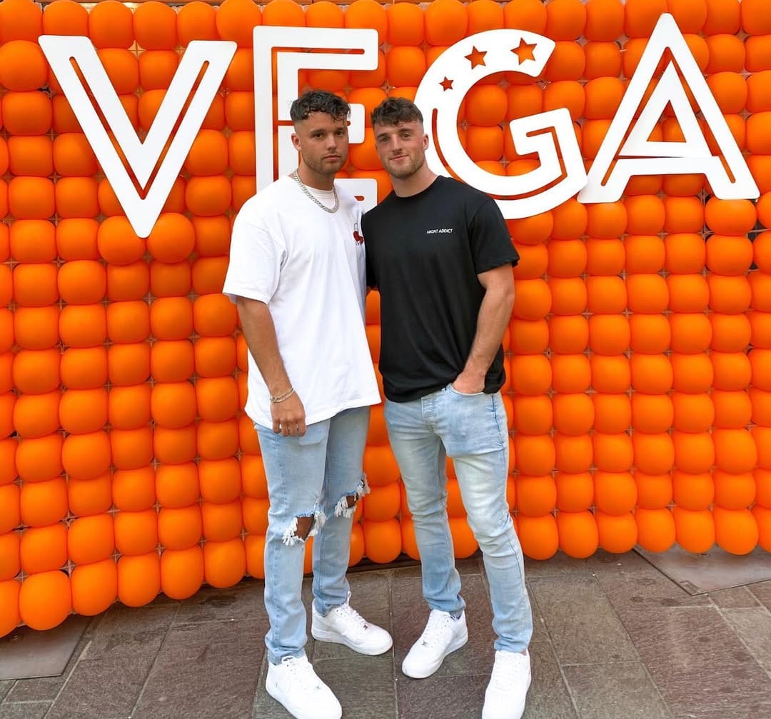 Post 4 by Reece & Regan Williamson on Instagram (carousel)
