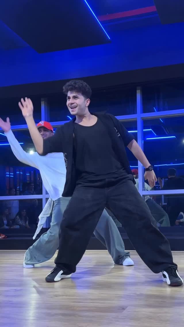 Post 5 by Jiggar Thakkar on Instagram (video)