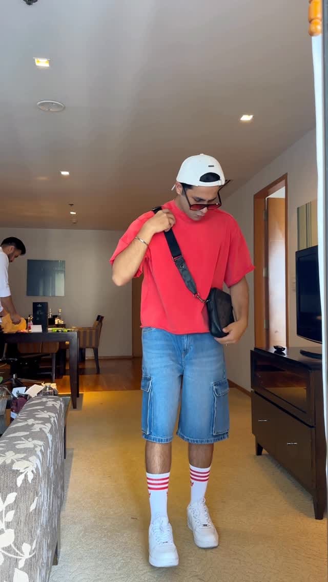 Post 1 by Jiggar Thakkar on Instagram (video)