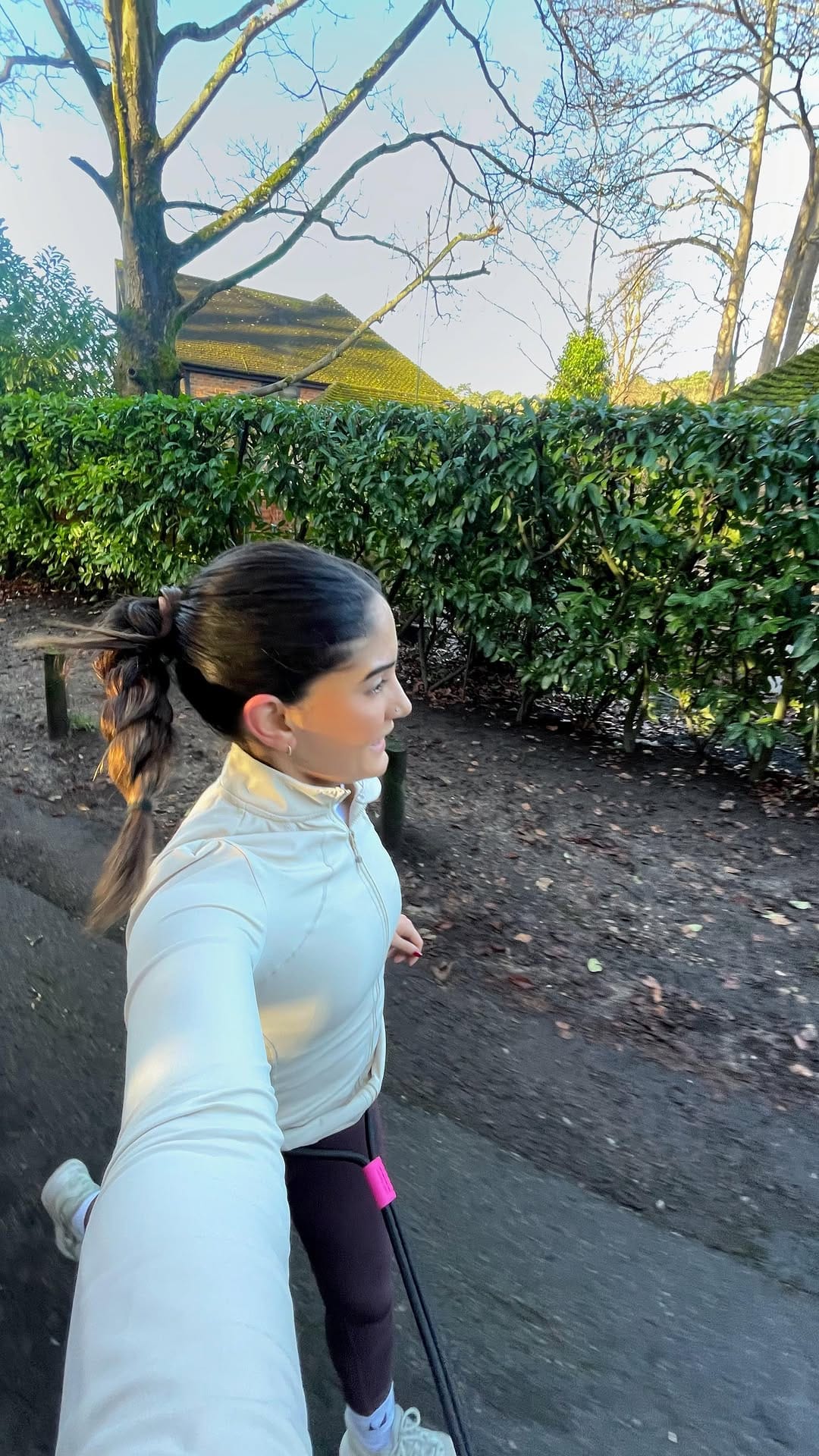 Post 5 by ISABEL on Instagram (video)