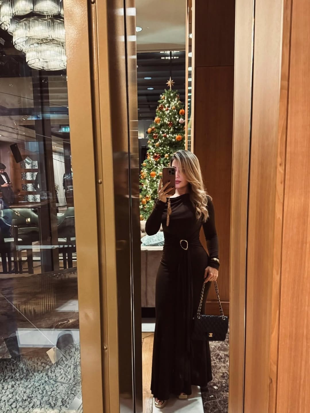 Post 1 by 𝐒𝐔𝐙𝐀𝐍 𝐌𝐎𝐊𝐑𝐄𝐄 on Instagram (carousel)