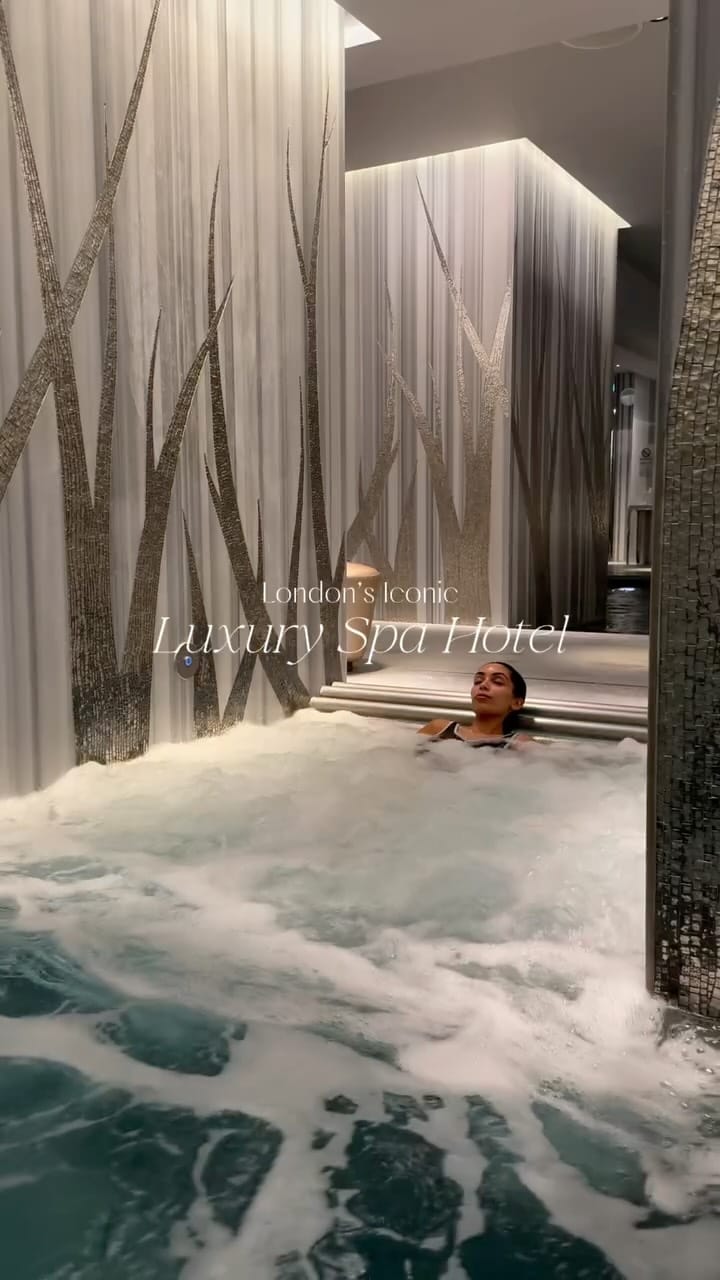 Post 4 by Nadia Aumeer on Instagram (video)