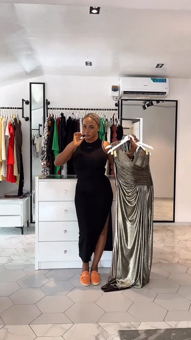 Post 5 by Tomi London • Content Creator on Instagram (video)