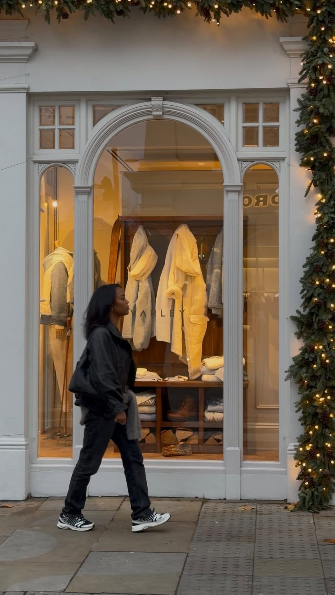 Post 4 by Bella Sabo on Instagram (video)